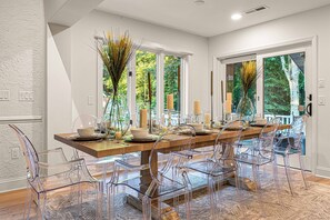 Dining - Luxury Home for 26| 18 Acres| 2 Great Rms| Hot Tub (Banner Elk)