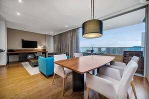 Interior - Luxury apt El Tesoro with AC and city view (Medellín)