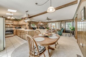 Interior - Ruidoso Cabin ~ 2 Mi to Alto Lake! (Ruidoso)