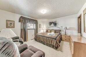 3 bedrooms, iron/ironing board, bed sheets
