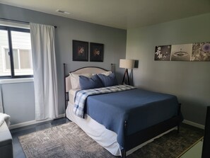 2 bedrooms, in-room safe, iron/ironing board, free WiFi