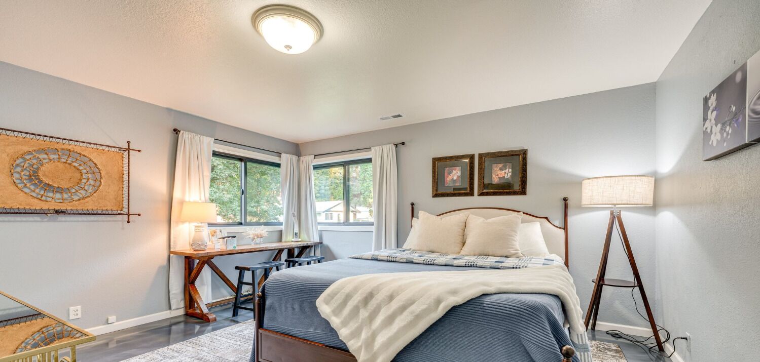 2 bedrooms, in-room safe, iron/ironing board, free WiFi