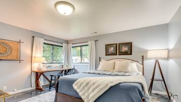 2 bedrooms, in-room safe, iron/ironing board, free WiFi