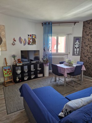 Smart TV, books - SAGNINO COMO LAKE APARTMENT.Situated in Como ( near Cernobbio, Chiasso) (Como)