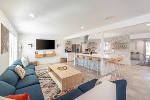 Smart TV, fireplace - Sunny Vista | Pool + Spa w/ Mountain Views (Palm Springs)
