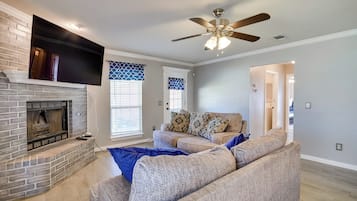 House (3 Bedrooms) | Interior