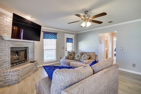 House (3 Bedrooms) | Interior