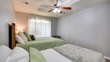 Nhà (3 Bedrooms) | 3 phòng ngủ, bộ trải giường