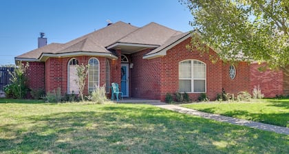 Pet-friendly Amarillo Home: 5 Mi to Downtown!