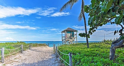 Steps to Deerfield Beach: Home w/ Private Patio!