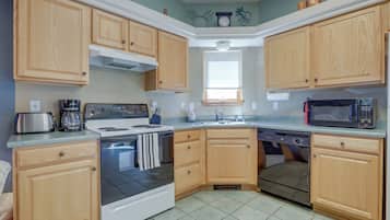 House (1 Bedroom) | Interior