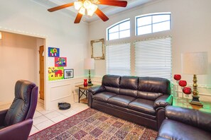 House (2 Bedrooms) | Interior - Charming Texas Escape, Near Cedar Hill State Park! (Duncanville)