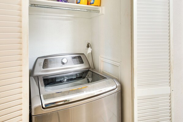 House (2 Bedrooms) | Interior - Charming Texas Escape, Near Cedar Hill State Park! (Duncanville)