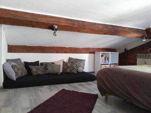 1 bedroom, iron/ironing board, bed sheets - Appartement T2 - Canal du Midi - Villeneuve les Béziers (Villeneuve-lès-Béziers)