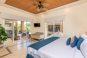 2 bedrooms, in-room safe, desk, free WiFi