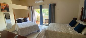  Irie 3 Bedrooms 3 bathrooms- Fully Air Conditioniled *Gated Community
