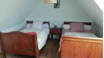 3 bedrooms, iron/ironing board, travel cot, free WiFi