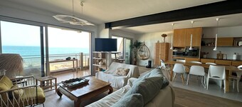 Loft de Standing Face à la Mer-traversant-vue 360° à Canet en Roussillon