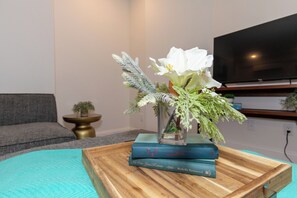 Interior - Chic Condo Near Cedar Point (Sandusky)