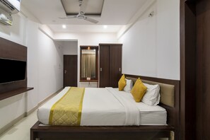 Executive Room | 1 bedroom, in-room safe, individually decorated, individually furnished - Gateway Premium Inn (Bengaluru)