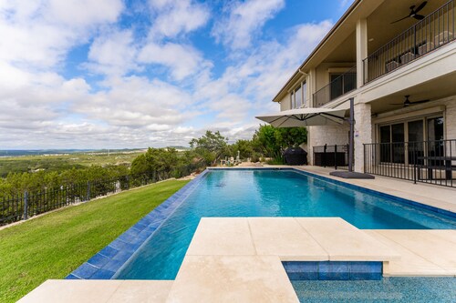 Relax, Play & Savor Lake Travis in a Renovated Home with Premium Hospitality