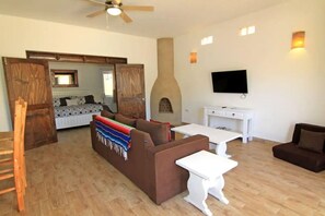 Living area - 8AP Beautiful 1st Floor Condo, Pool Side, Cerritos
(El Pescadero)