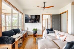 Älytelevisio, kirjoja, stereot