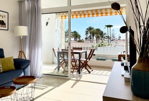 Leilighet, eget bad, bassengutsikt (Apartment-0) | Terrasse/patio