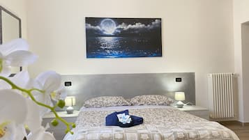 2 Schlafzimmer, Schreibtisch, Bügeleisen/Bügelbrett, Reisekinderbett