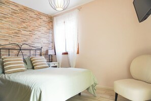 2 soverom, strykejern/-brett, wi-fi (inkludert) og sengetøy