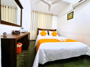 3 chambres, fer et planche à repasser, Wi-Fi gratuit, draps fournis