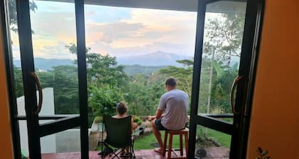 20 min walk to Kandy city from this breezy, quite property with a parking.