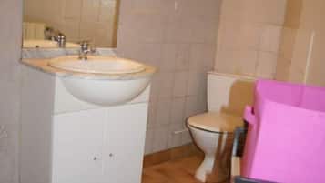 Een douche, handdoeken