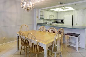 Apartment (2 Bedrooms) | Interior - Sandy Shores Condo Across From Johns Pass! (Madeira Beach)