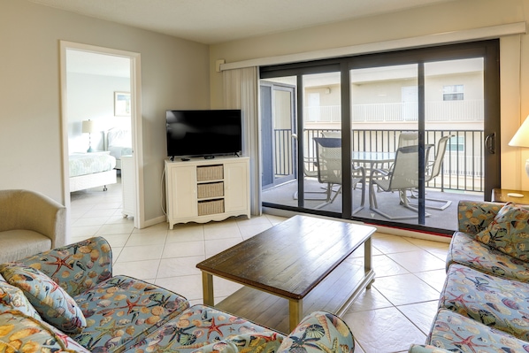 Apartment (2 Bedrooms) | Interior - Sandy Shores Condo Across From Johns Pass! (Madeira Beach)