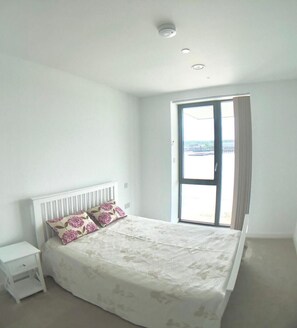 Appartamento, 2 letti queen | 2 camere, ferro/asse da stiro, Wi-Fi gratuito, lenzuola