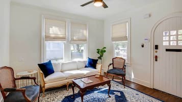 Nhà (2 Bedrooms) | Nội thất