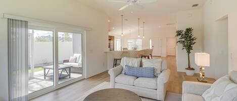 House (3 Bedrooms) | Interior