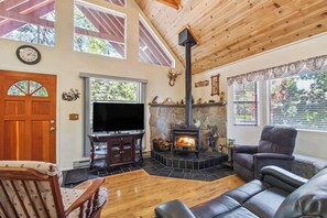 House (3 Bedrooms) | Interior - Peaceful Pinetop-lakeside Cabin w/ 4 Decks! (Lakeside)