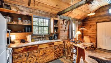 Apartment (0 Bedroom) | Interior