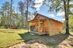 Interior - Quaint Abbeville Cabin Studio w/ Gas Grill! (Abbeville)