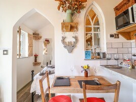 Refrigerador, lavavajillas, tetera/pava eléctrica, tostadora