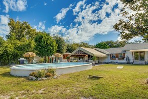 Interior - Mount Dora Home: Private Pool, Spa & Tropical Bar! (Mount Dora)