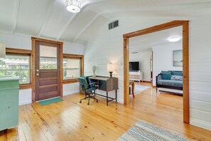 House (2 Bedrooms) | Interior - Mount Dora Home: Private Pool, Spa & Tropical Bar! (Mount Dora)