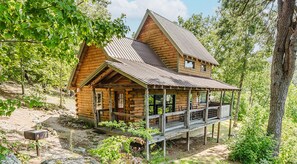 Exterior - Hunter's Hideaway 2 Bedroom Cabin by RedAwning (Townsend)