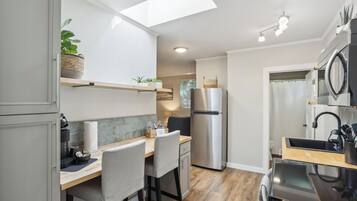 Apartment (0 Bedroom) | Interior