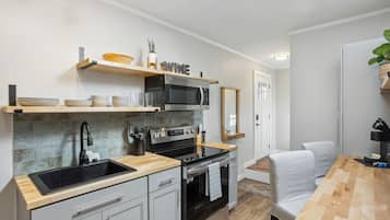 Apartment (0 Bedroom) | Interior