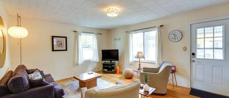 House (2 Bedrooms) | Front of property