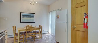 Cozy Amalia Cabin ~ 3 Mi to Endless Blue Resort