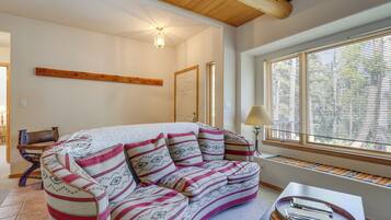 Casa (2 Bedrooms) | Interior